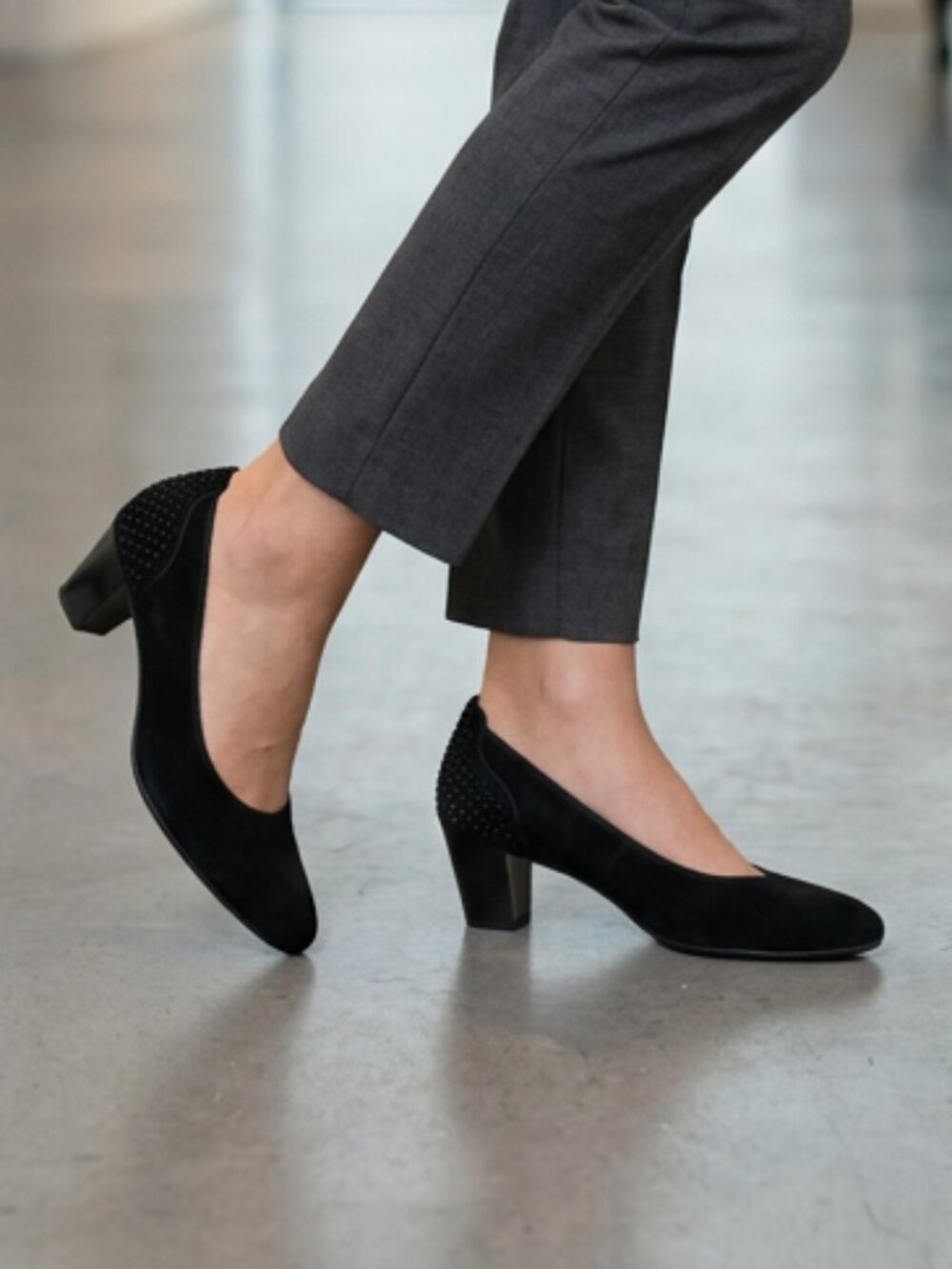 Ara suede 2'' block-heel micro-studded cushioned padded black pumps US9.5 =EU40